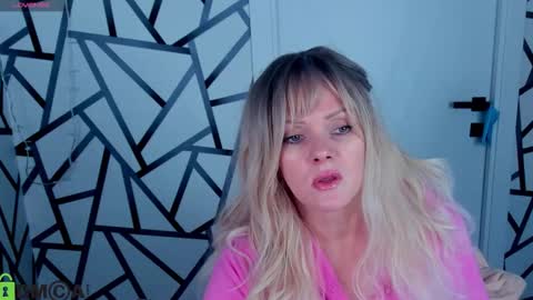 Snapshot of victoria_nelson chatting on 03-20-26, 01:21 Victoria My schedule for the week 2 GMT 3am-9am TuWeThFrSa online show from 03-20-26, 01:21