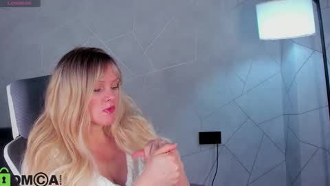 Snapshot of victoria_nelson chatting on 03-21-26, 01:21 Victoria My schedule for the week 2 GMT 3am-9am TuWeThFrSa online show from 03-21-26, 01:21