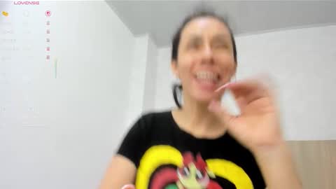 Snapshot of victoria_pachon chatting on 10-11-25, 07:23 victoria_pachon online show from 10-11-25, 07:23