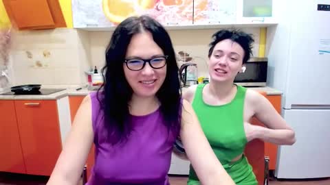 Victoria  online show from 12-19-25, 02:40