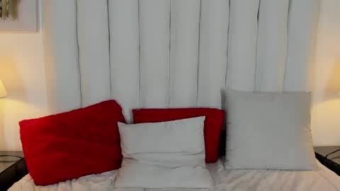 victoria_queen2 online show from 02-01-25, 04:14