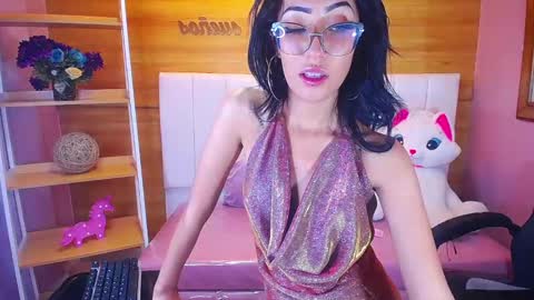 Snapshot of victoria_ricci_a chatting on 02-08-25, 05:08 Victoria online show from 02-08-25, 05:08
