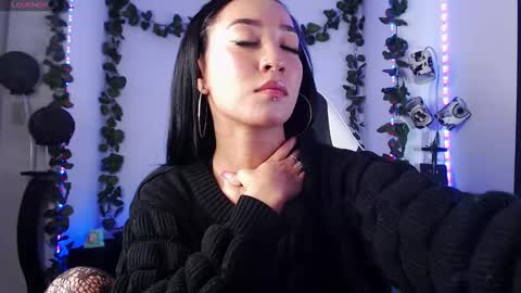 Victoria  online show from 10-04-25, 03:04