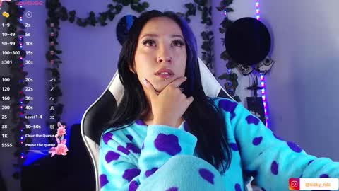 Victoria  online show from 11-19-25, 04:56