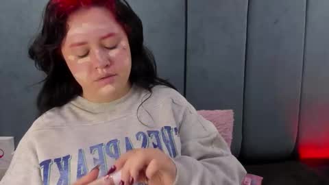 Snapshot of victoria_rossy_ chatting on 05-21-26, 10:06 Victoria online show from 05-21-26, 10:06