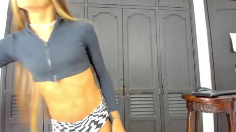 Snapshot of victoria_sweets_ chatting on 01-19-25, 09:23 victoria_sweets_ online show from 01-19-25, 09:23
