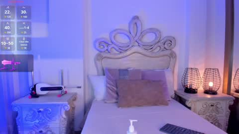 Snapshot of victoria_vallejo chatting on 12-22-24, 11:44 victoria  online show from 12-22-24, 11:44