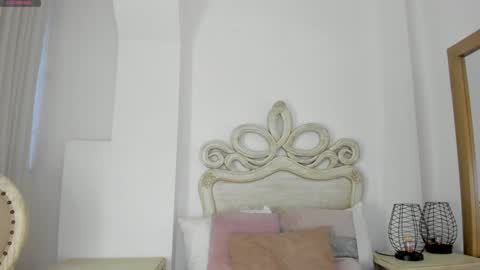 Snapshot of victoria_vallejo chatting on 01-14-25, 11:31 victoria  online show from 01-14-25, 11:31