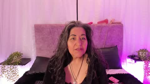 victoriaa_anderson_ online show from 04-28-26, 02:00