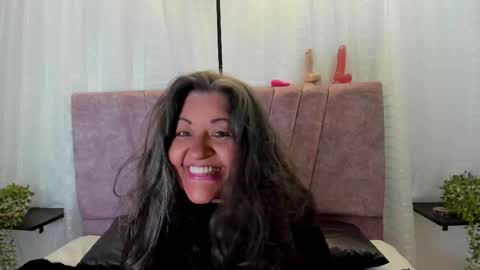 victoriaa_anderson_ online show from 05-06-26, 06:24