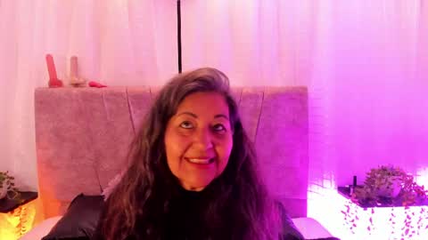 victoriaa_anderson_ online show from 05-26-26, 08:05