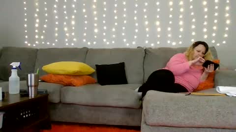 Victoria and Jesse online show from 12-06-24, 02:38