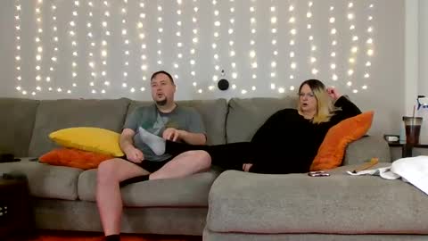 Victoria and Jesse online show from 12-23-24, 02:56