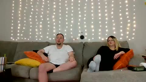 Victoria and Jesse online show from 12-23-24, 09:16