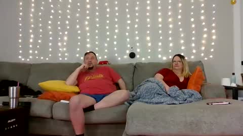 Victoria and Jesse online show from 12-25-24, 08:51