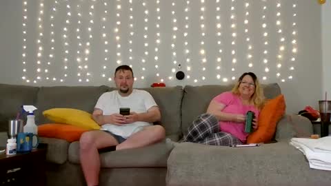 Victoria and Jesse online show from 12-27-24, 06:35