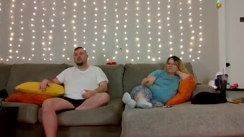 Victoria and Jesse online show from 01-01-25, 03:56