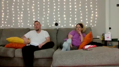 Victoria and Jesse online show from 01-02-25, 04:02