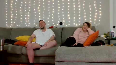 Victoria and Jesse online show from 01-04-25, 11:33
