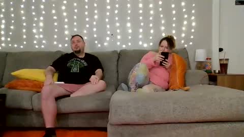 Victoria and Jesse online show from 02-07-25, 02:15