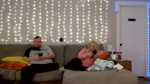 Victoria and Jesse online show from 02-28-25, 04:21