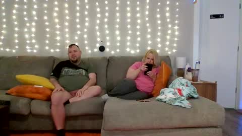 Victoria and Jesse online show from 03-01-25, 05:16