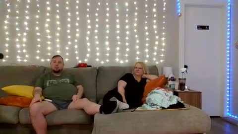 Victoria and Jesse online show from 03-08-25, 08:22