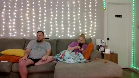 Victoria and Jesse online show from 03-12-25, 04:19