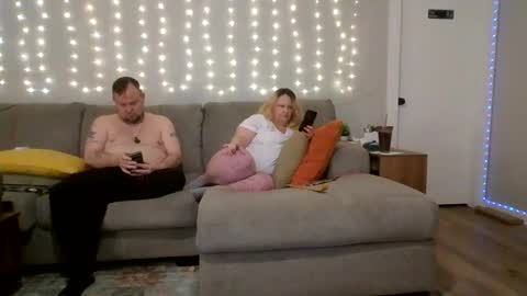 Victoria and Jesse online show from 09-18-25, 01:18