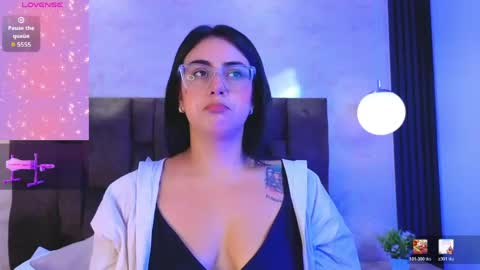 Victoria Andrade online show from 05-14-26, 12:45