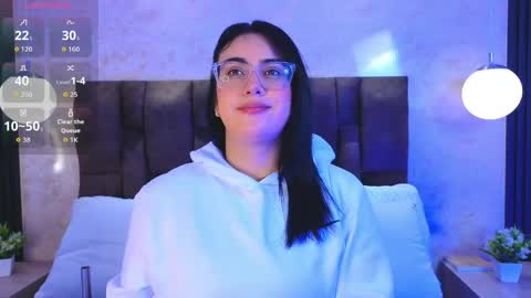 Victoria Andrade online show from 05-26-26, 12:01