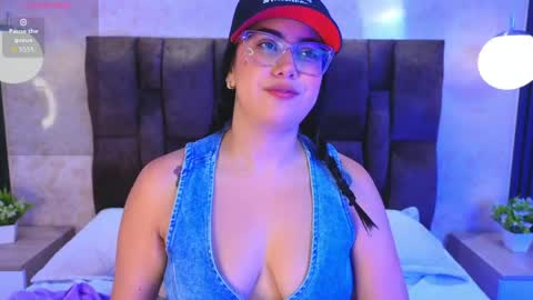 Victoria Andrade online show from 05-30-26, 12:46