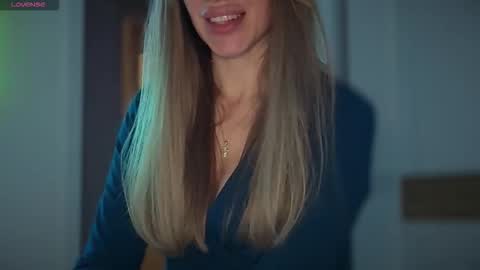 Snapshot of victoriachance chatting on 11-12-25, 03:23 Victoria means victory... always online show from 11-12-25, 03:23