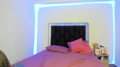 VICTORIA online show from 03-12-25, 10:39