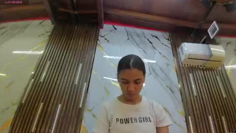 Victoria  online show from 06-15-26, 08:00