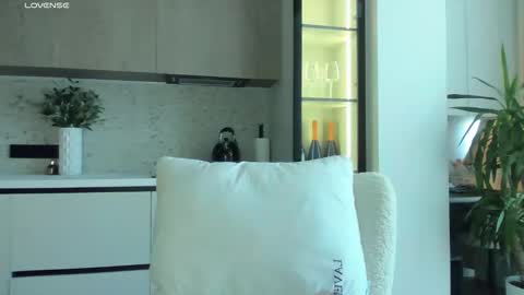 Miss V online show from 05-13-26, 04:32