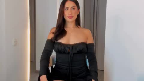 Vcitoria online show from 10-20-25, 01:17