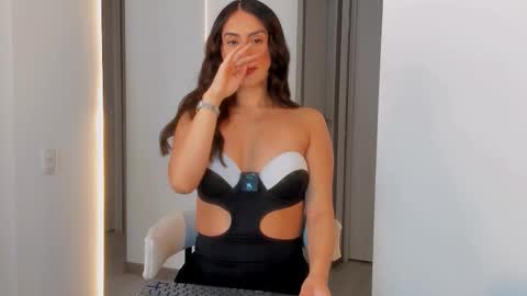 Vcitoria online show from 11-28-25, 11:51