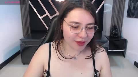 Snapshot of victoriagonzalez_ch chatting on 09-22-25, 04:20 Victoria Gonzalez online show from 09-22-25, 04:20
