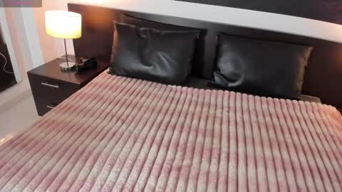 Snapshot of victoriakroos chatting on 10-29-25, 04:04 victoriakroos online show from 10-29-25, 04:04