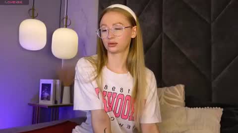 Victoria online show from 06-10-26, 01:54