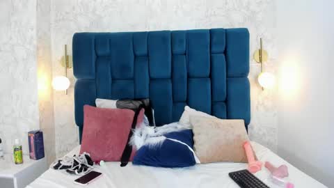 Victoria Moon  online show from 01-12-25, 03:39