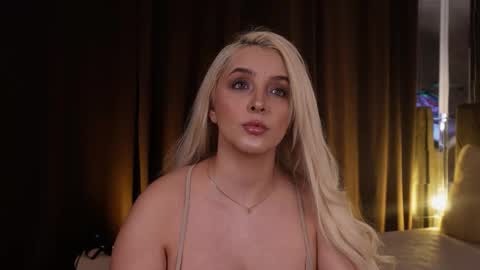 Snapshot of victoriamorrone chatting on 02-11-26, 12:04 Diddy online show from 02-11-26, 12:04