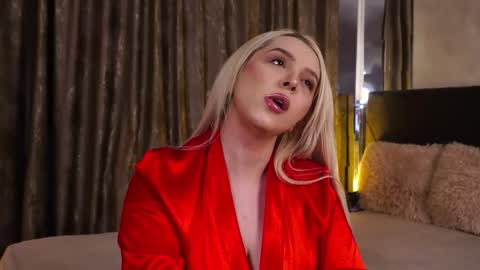 Snapshot of victoriamorrone chatting on 02-25-26, 11:03 Diddy online show from 02-25-26, 11:03