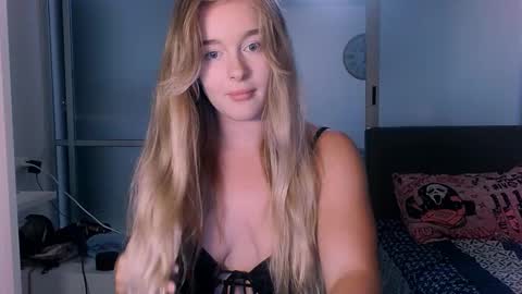 Eva and Victor online show from 10-27-25, 11:58