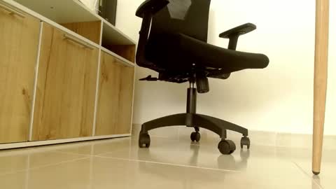 Victoria online show from 09-29-25, 04:56