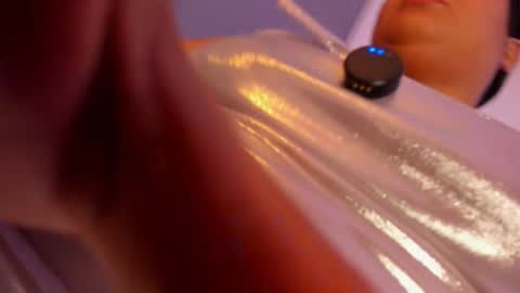 Victoria  online show from 11-28-25, 01:14