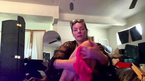 victoriaryderxxxoo online show from 04-26-26, 10:07