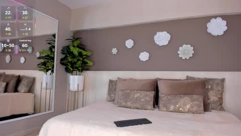 Snapshot of victoriashelby chatting on 02-20-26, 11:43 Victoria Shelby online show from 02-20-26, 11:43