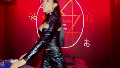 Victoria Vampire online show from 09-17-25, 06:53